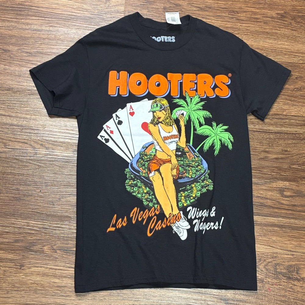 Hooters Las Vegas Casino Wings & Wagers Graphic Tee Men's Small Black NWT
